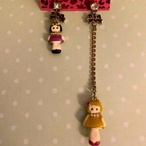 Vintage adorable two Dollies Kawaii earrings